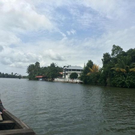 Captains Cabin Backwater Resort Alappuzha Bagian luar foto